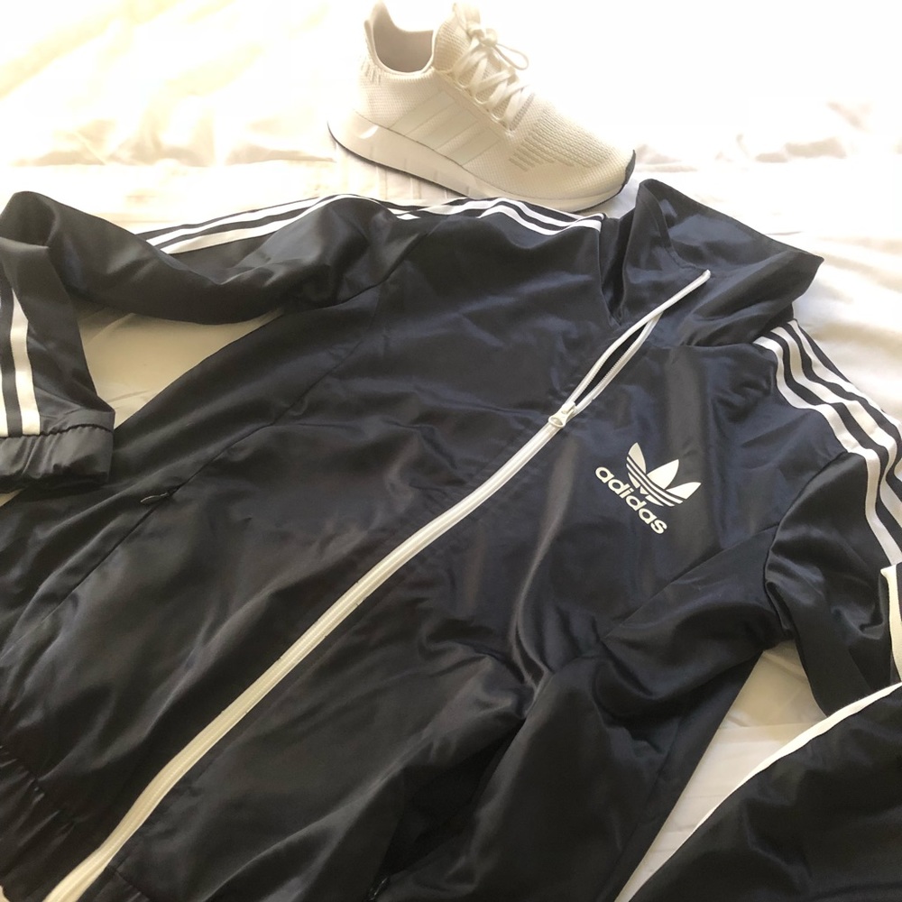 💧💦Navy Blue Adidas Track Jacket💧